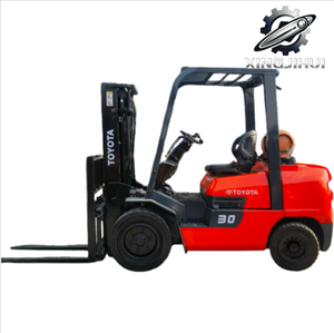 Chariot élévateur TOYOTA FDZN30 3 tonnes d'occasion, chariot élévateur d'occasion du Japon, 3 tonnes, moteur 1DZ-2, machine d'occasion, GPL essence avec déplacement latéral - Product Image 1