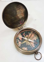 Boussole de poche en laiton marin de haute qualité Tanishka Exports, gravée 'Paris 1758', vintage, faite à la main, magnétique, plate, pour la randonnée, 5,8 cm