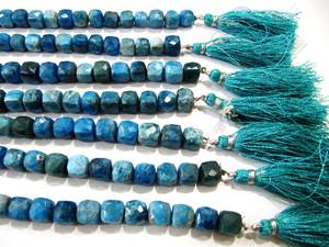 Cuentas de piedra de apatita azul neón natural Forma de caja de cubo 3D Briolette 6mm a 8mm Hebras 8 pulgadas de largo - Product Image 3