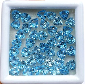 พลอยบุษราคัมสีฟ้าขนาด6มม. ตัดเป็นล้านล้านอัญมณีสีฟ้าบุษราคัมหินเจียระไนแบบปรับขนาดสำหรับทำเครื่องประดับโดยผู้ค้าส่ง - Product Image 1