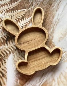 Heartwood-Bandeja para servir de madera orgánica hecha a mano, plato para aperitivos en forma de corazón de 4 compartimentos con diseño de trébol - Product Image 4