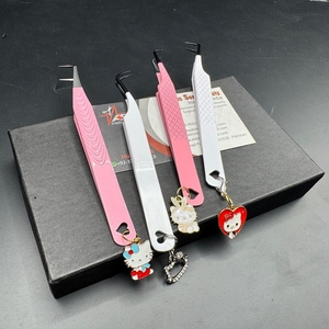 Pince à épiler d'extension de cils professionnelle de haute qualité Logo personnalisé en acier inoxydable 90 45 pince à cils incurvée avec breloque Kitty - Product Image 6