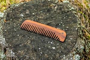 Peine de barba de madera de haya Natural de calidad superior hecho a mano con etiqueta privada Mini peine de madera portátil para hombres - Product Image 5