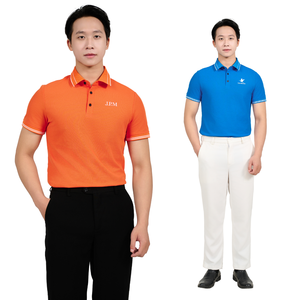 เสื้อโปโลคุณภาพสูง ผ้าคอตตอนผสมโพลีเอสเตอร์ 65/35 เนื้อผ้านุ่ม สวมใส่สบาย ระบายเหงื่อได้ดี ดีไซน์บล็อกสีที่ไหล่ - Product Image 1