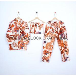 Ensemble de pyjama en coton 100% à col en V, respirant, confortable, pour le printemps, la nuit, la mariée, fait à la main, motif floral personnalisable, doux - Product Image 6