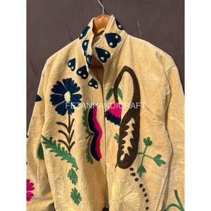 Veste matelassée en velours brodée de fleurs unisexe pour femmes avec deux poches latérales Doublure en coton à séchage rapide Longueur régulière - Product Image 4