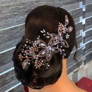 Diadème Bridella BHP404-S en argent avec strass et perles - Ajustement confortable, accessoire de tête de mariée pour mariages et événements formels - Product Image 5