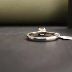 Anillos Elegantes de Acero Inoxidable con Baño de Oro de 14K y Moissanita con Corte Asscher para Mujer, Regalo de Cumpleaños - Product Image 5