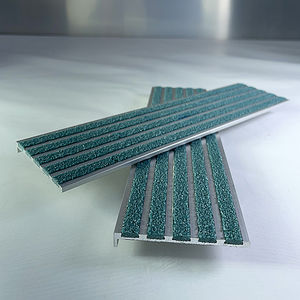 Profilo antiscivolo per gradini in metallo resistente allo scivolamento per bordi delle scale - Product Image 3