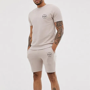 Chándal de camisa corta personalizado de alta calidad OEM para hombre, conjuntos de pantalones cortos de dos piezas deportivos de verano transpirables con diseños estampados informales - Product Image 1