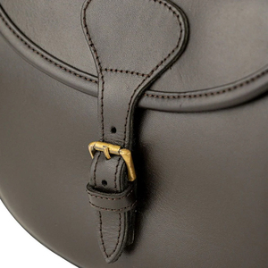 Sacs à cartouche en cuir d'extérieur de conception personnalisée les plus tendances en cuir véritable avec décoration de serrure disponibles à bon prix - Product Image 4