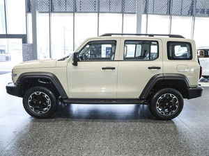 SUV Híbrida 4x4 Usada 2025 con Motor Híbrido Gasolina/Eléctrico, Autonomía Eléctrica, Transmisión Automática, Capaz para Todoterreno, Suministrada desde Japón - Product Image 3