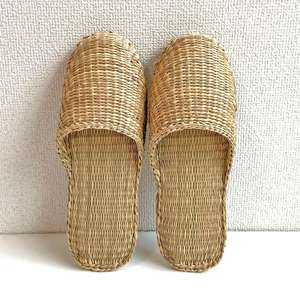 Sandalias con logotipo personalizado, zapatos de algas marinas tejidos a mano, chanclas planas de paja para el baño, accesorios para hombres - Product Image 3