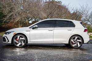 Volkswagen GTI S 2023 Usado, Sin Reserva, Transmisión Manual de 6 Velocidades, Motor Turbo de 4 Cilindros, Mayormente sin Modificaciones - Product Image 3