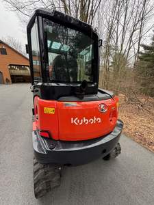 Mini-excavatrice sur chenilles KX040-4 de haute qualité, facile à utiliser, avec garantie d'un an - Product Image 3