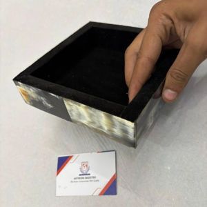 Bandeja de Servicio Artesanal de Cuerno con Acabado en Cuero, Sensación de Lujo - Artesanía de Moda - Moderna - Bandeja para Joyas - Product Image 1