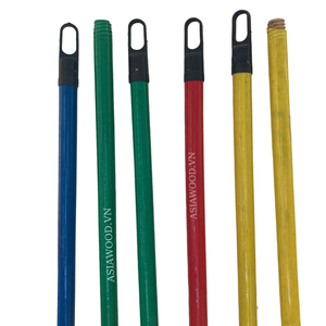 Mango de escoba de madera a todo color Asiawood más vendido, fábrica de Vietnam, cerdas de eucalipto súper duraderas ecológicas recubiertas de PVC - Product Image 2