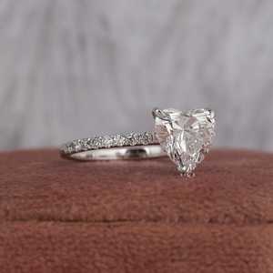 Anillo de diamante con corte de corazón/Anillo de compromiso pavimentado de oro blanco de 14 quilates/Anillo hecho a mano de diamante cultivado en laboratorio para mujer. - Product Image 5