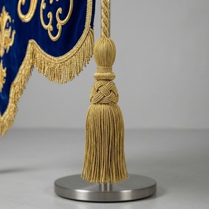 Estandarte Litúrgico para Procesiones de Iglesia, Terciopelo Azul con Diseño de Cruz Bordada y Borlas, Estilo Clásico - Product Image 2
