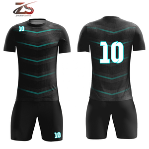 Conjunto de uniforme de fútbol 2025, Conjunto de camiseta de fútbol barato personalizado, transpirable, hecho en Pakistán - Product Image 1