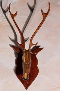 Decoración de madera para el hogar, cabeza de ciervo montada en la pared, busto de ciervo hecho a mano para caza, cabaña rústica, decoración de pared de granja, escultura para el hogar - Product Image 2