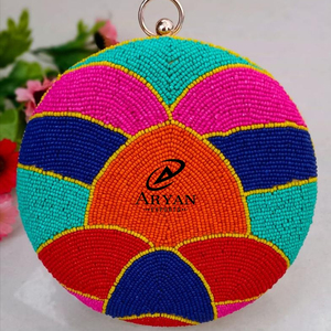 Nouvel arrivage Superbe pochette de soirée en satin multicolore à imprimé floral gaufré fait à la main pour femmes Sac à main avec chaîne en métal perlé - Product Image 1