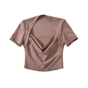 Elegante Camiseta básica para mujer con mangas cortas y escote redondo hecha de tela suave adecuada para uso diario informal OEM - Product Image 3