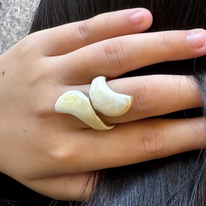 Anillo de Cuerno de Búfalo Ecológico de Alta Calidad, Duradero, Ligero, Moderno, con Forma Personalizada, Accesorio para Hombres y Mujeres, Regalo de Boda SANIYA - Product Image 1