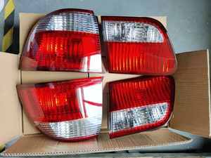 ไฟท้ายสำหรับ1999-2000ฮอนด้าซีวิคซีดาน4DR สีแดงชัดเจนจริงโคมไฟ (ที่อยู่อาศัยโครเมี่ยม/สีแดงเลนส์ใส)