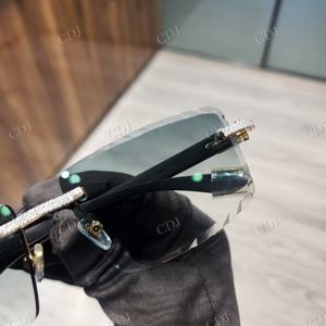 แว่นกันแดดแบบฮิปฮอปสีเขียว ประดับเพชรโมอิสซาไนต์แบบไม่สะท้อนแสง 2 แถว ดีไซน์แบบ Iced  ผลิตในอินเดีย - Product Image 3