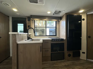2025 2024 2026 F-o-r-e-s-t R-i-v-e-r Campsite U-l-t-r-a 25JT Autocaravana Remolque de Viaje - Product Image 6