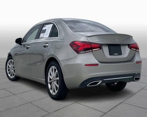 รถยนต์เมอร์เซเดส-เบนซ์ เอ 220 เอฟดับเบิลยูดี ปี 2020 สภาพใช้งานน้อย พร้อมส่ง - Product Image 5