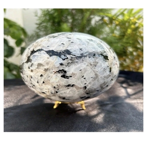 Nouvelle sphère de pierre de lune arc-en-ciel sculptée à la main, agate de Mirani, pierre précieuse, thème féerique, décoration de la maison et cadeau du Gujarat - Product Image 3