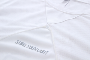 เสื้อยืดเลเซอร์เทคนิคเรืองแสงในที่มืด เสื้อยืดโลโก้สั่งทำ - Product Image 3