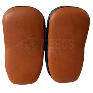 Kick Shield en cuir léger de haute qualité Produit de boxe polyvalent à un prix raisonnable - Product Image 3