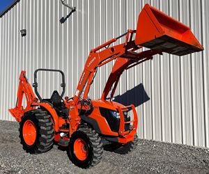 TRACTOR KUBOTA MX5200 DE 55 CV A PRECIO ECONÓMICO CON RETROEXCAVADORA Y CARGADOR FRONTAL EN EXISTENCIA - Product Image 2