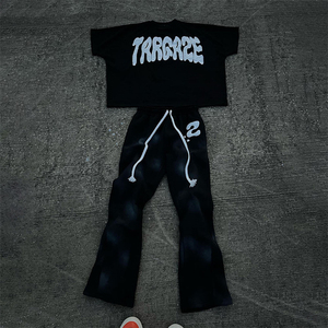 ชุดเซ็ต 2 ชิ้นสำหรับผู้ชาย สไตล์วินเทจ ย้อมสีแบบแอซิดวอช ซีดจางแบบโดนแดด เสื้อยืดครอปทรงหลวม แขนเสื้อแบบดรอปโชว์เดอร์ กางเกงขายาวทรงบานพิมพ์ลายสกรีน - Product Image 2