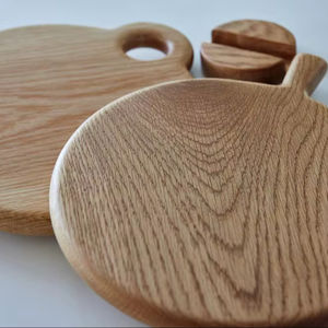 Planche à découper et plateau de service en bois - Durable, lavable au lave-vaisselle - Product Image 4