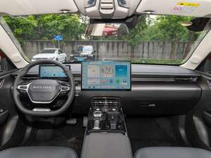 Auto Eléctrico Híbrido Enchufable Wuling Starlight 2025 de Segunda Mano, 5 Puertas, 4 Asientos, con Autonomía de 201-300 km, Motor de 120 kW, Batería de 50-70 kWh - Product Image 5