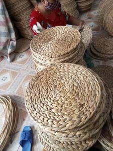 Napperon en rotin rond Typha Design tissé à la main jacinthe d'eau tissage en osier naturel traitement brut tapis de boissons - Product Image 6