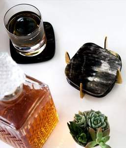 Sous-verres faits à la main pour boissons Sous-verres en corne de buffle Sous-verres en corne de mariage personnalisables avec forme pour maison hôtel et restaurant - Product Image 2
