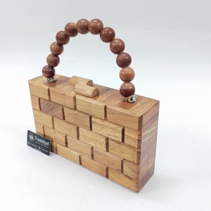 Pochette en bois de créateur pour boutiques haut de gamme faites à la main par Tradebyd - Product Image 4