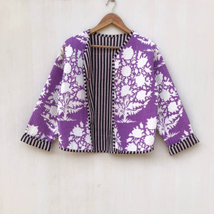 แจ็กเก็ตลายดอกไม้สีม่วงสำหรับผู้หญิงเสื้อคลุมผ้าฝ้ายพิมพ์ลายสไตล์โบฮีเมียนพร้อมกระดุมปิดแฮนด์เมดของขวัญวันหยุด - Product Image 1