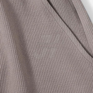 กางเกงขาสั้นลำลองสีพื้นคุณภาพสูงสำหรับผู้หญิง ขอบขาพับได้ ระบายอากาศดี เป็นมิตรกับสิ่งแวดล้อม แห้งเร็ว เนื้อผ้าบางเบา แต่งระบาย - Product Image 4