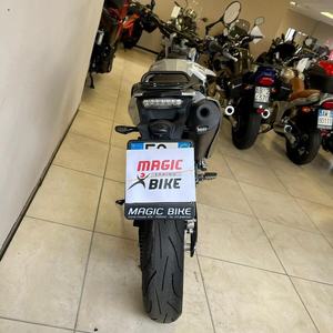 Motocicleta Todoterreno BETAMOTOR MOTARD 4.0 M4 de un Solo Cilindro, Combustible de Gasolina, Cilindrada de 150cc y 200cc, Arranque a Patada - Product Image 5