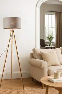 Lámpara de Pie de Madera Rústica de Nogal, Elegante y Clásica para Hogar y Oficina, Color Marrón Clásico, Tela Multicolor, Suministro al por Mayor - Product Image 5