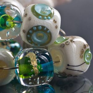 Perles en résine polyvalente pour la fabrication de bijoux Perles en résine pour la décoration de vêtements Accessoires de garniture Matériau en résine pour collier - Product Image 4