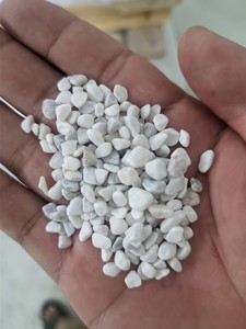 Cream <b>White</b> Natural Stone Pebble Cobble Egg Stone in Round Shape Vietnam Supplier for Exterior Application - Product Image 2