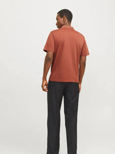 T-shirt décontracté slim fit pour homme 100% coton tricoté Fournisseur de mode personnalisée Vêtements streetwear modernes pour un usage quotidien en gros - Product Image 2