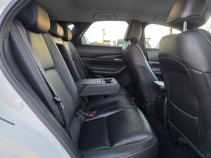 Mazda CX-30 Select 4 portes SUV d'occasion propre, modèle 2020 - Product Image 4